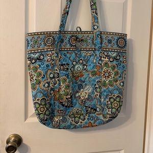 Beautiful Vera Bradley Tote
